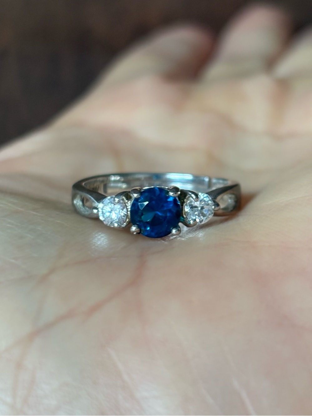 Avon Blue Sapphire Look CZ Cocktail Ring 925 Sterling Silver Size 6.5 NWOT